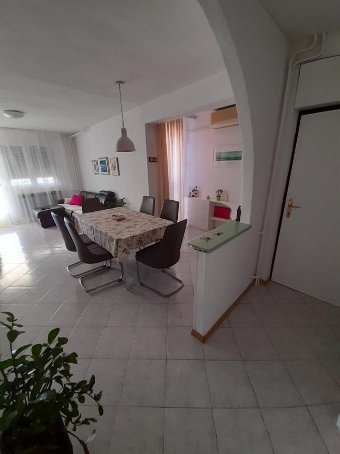 Maja Apartment *